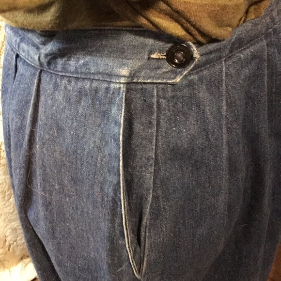 Brooks Brothers Vintage Pleated denim skirt. - Picture 4 of 6